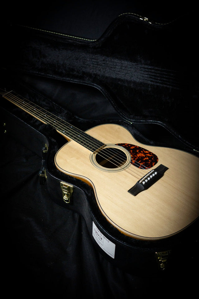 Larrivée OM-02 Acoustic Guitar - Acoustic Guitars - Larrivee